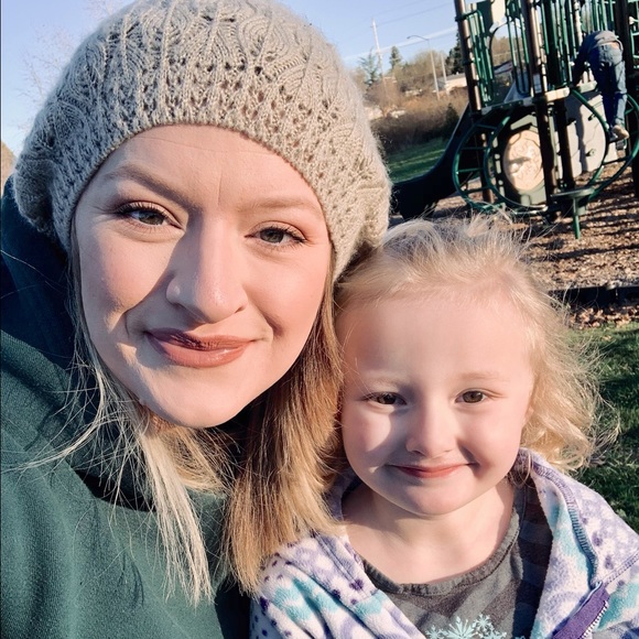 Meet your Posher, Cycy. - Picture 1 of 1